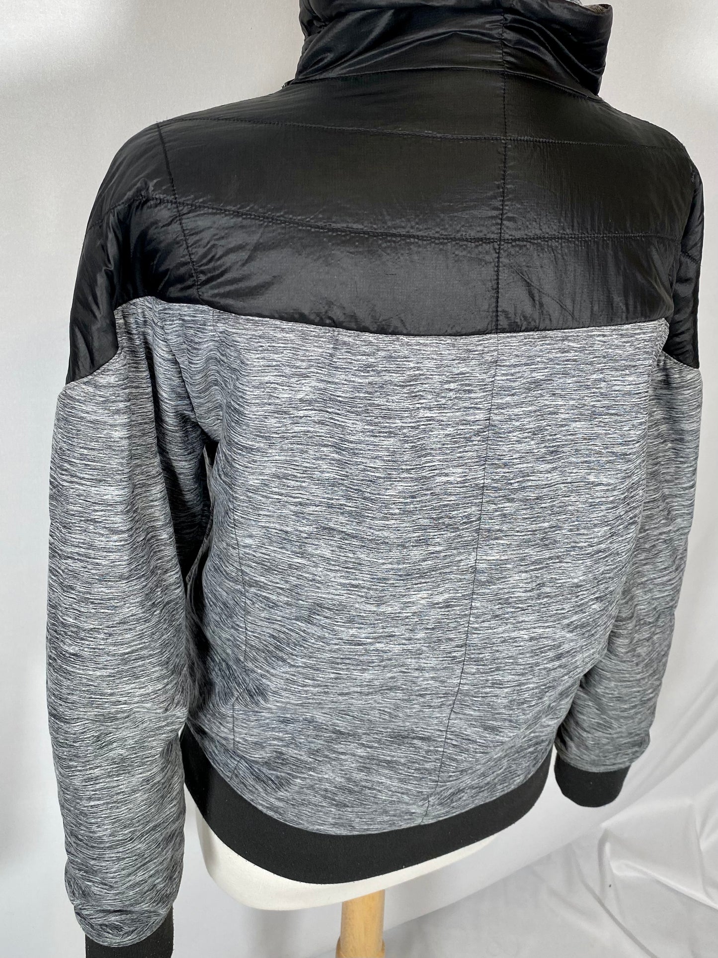 The North Face Pseudo Pullover Puffy