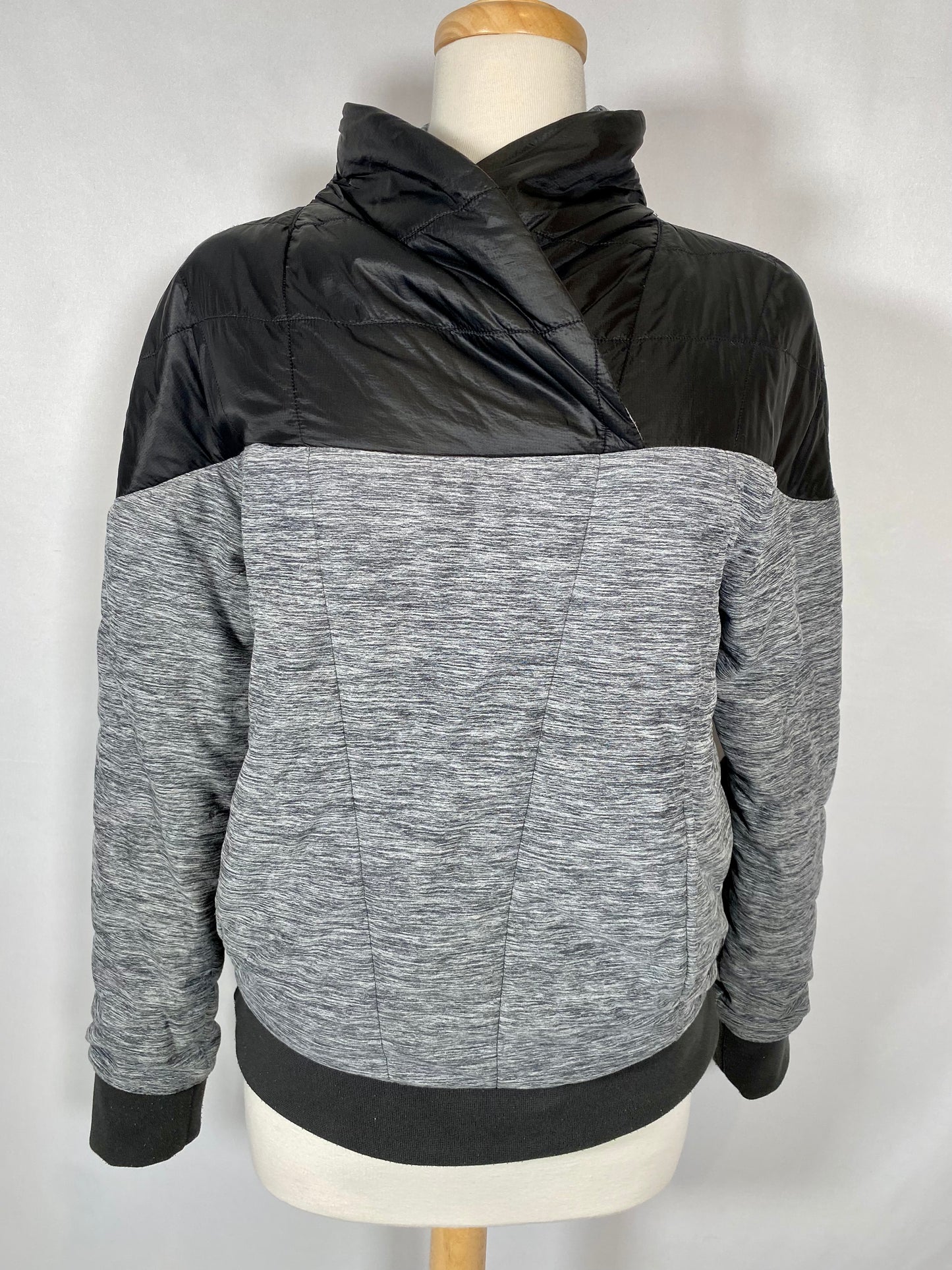 The North Face Pseudo Pullover Puffy